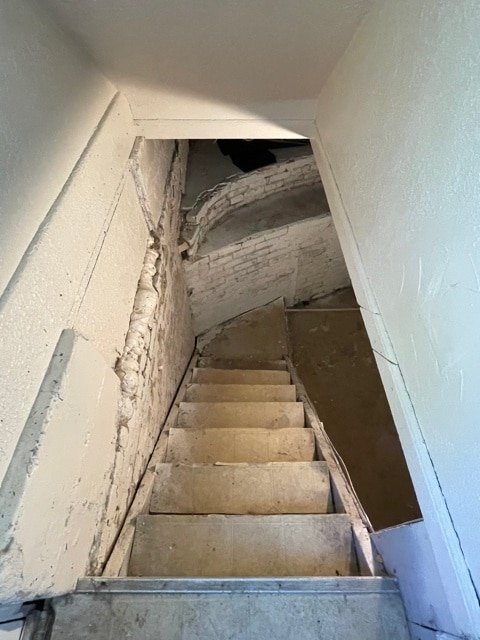 Building Photo - 1131 E Broadway St