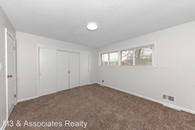 Building Photo - 3 br, 1 bath House - 1272 Zettler Road