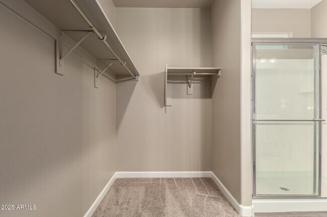 Building Photo - 1357 E Chillingham Rd