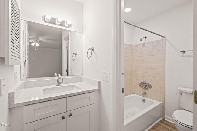 Building Photo - 403 Broad Leaf Cir