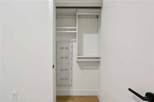 Building Photo - 567 Ponce De Leon Ave NE