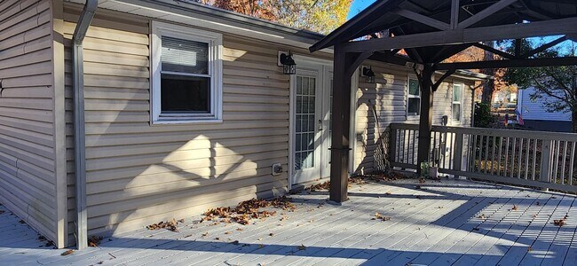 Building Photo - Cozy 3 Bedroom Rambler Nestled on a large property