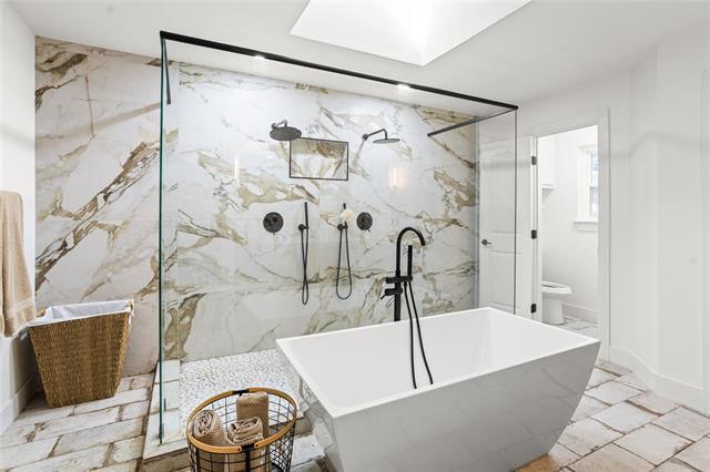 Building Photo - 1513 Carriage Ln