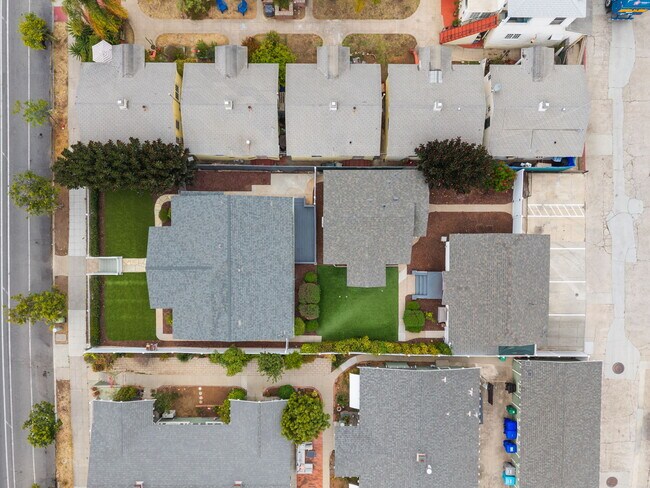 Building Photo - 2552 B St