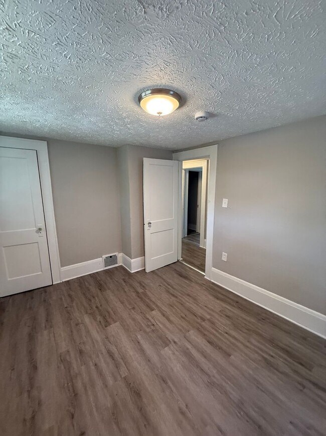 Building Photo - Coming Soon! Section 8 Accepted! Newly Ren...