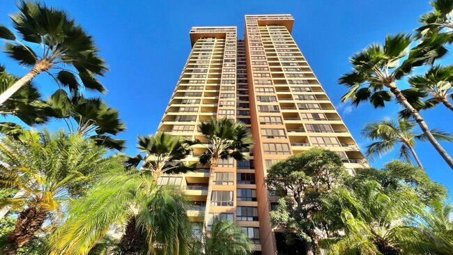 Building Photo - BEAUTIFUL GOLF COURSE VIEWS - SALT LAKE ST...
