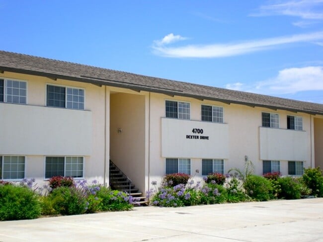 Primary Photo - End Unit 2 bedroom, 2 bath Townhouse