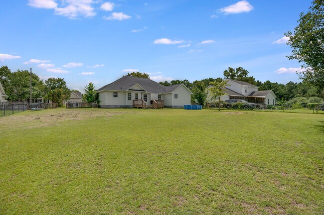 Building Photo - 202 Weeping Hollow Ct