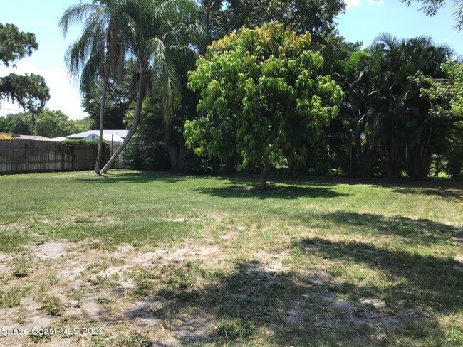 Building Photo - 2859 Kingston Ln