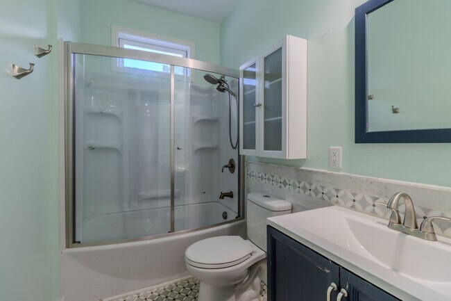 Building Photo - Contemporary Comfort and Versatility in a ...