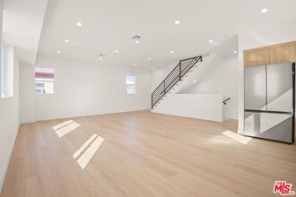 Building Photo - 1709 Burnside Ave