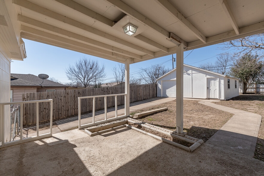 Covered Patio - 1733 Melba Ct