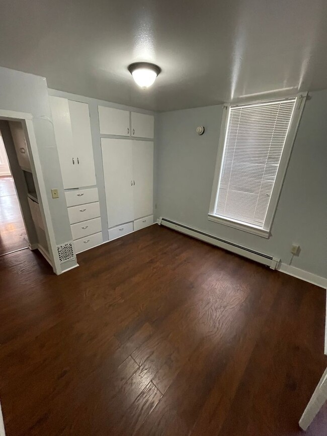 Building Photo - Must See Two Bedroom in SLC Avenues! $1695