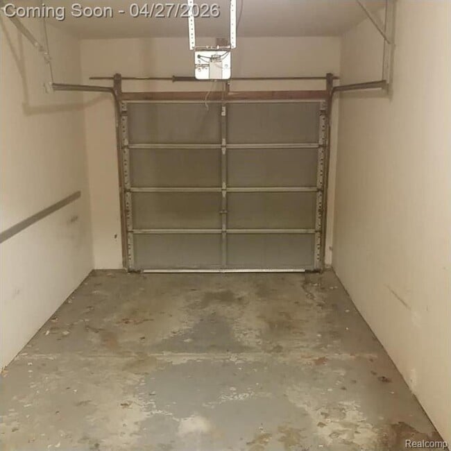 Building Photo - 205 Pineview Ct