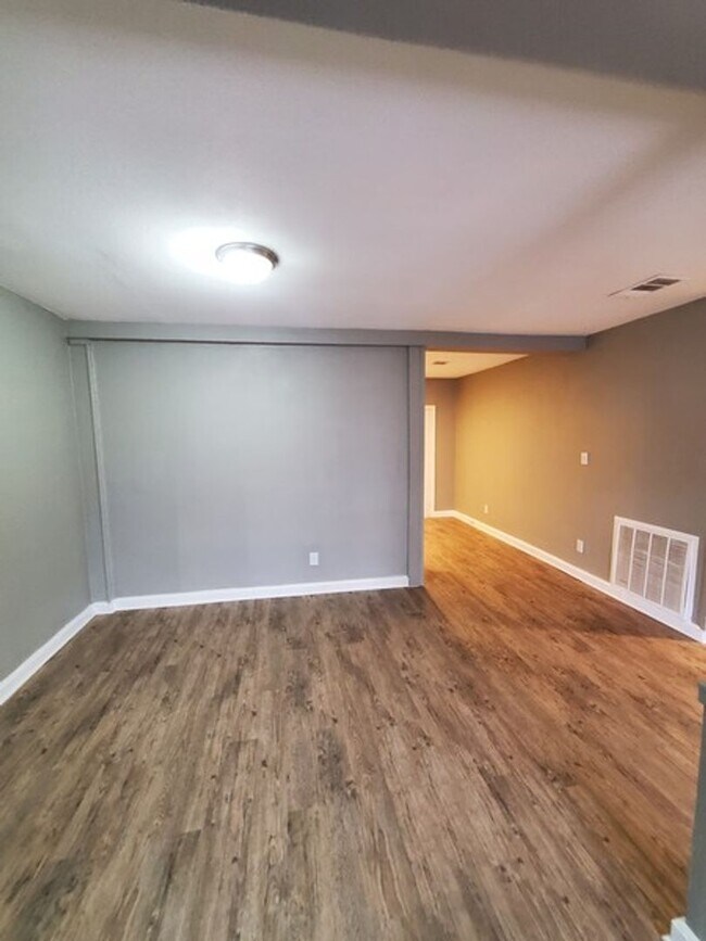 Building Photo - Beautiful 3-Bed Apartment in Schertz!