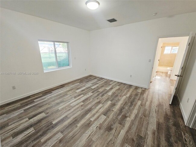 Building Photo - 127 NE 184th Terrace