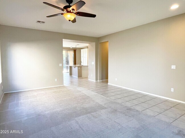 Building Photo - 2737 W Wayne Ln