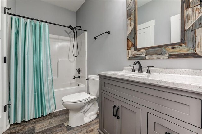 Building Photo - 623 Sweetwater Creek Dr