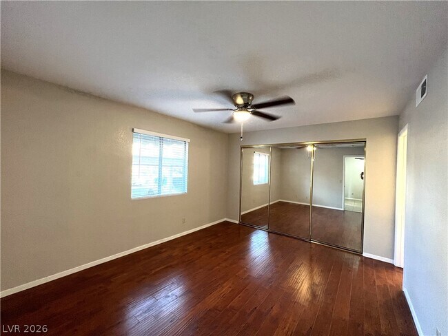 Building Photo - 7570 W Flamingo Rd
