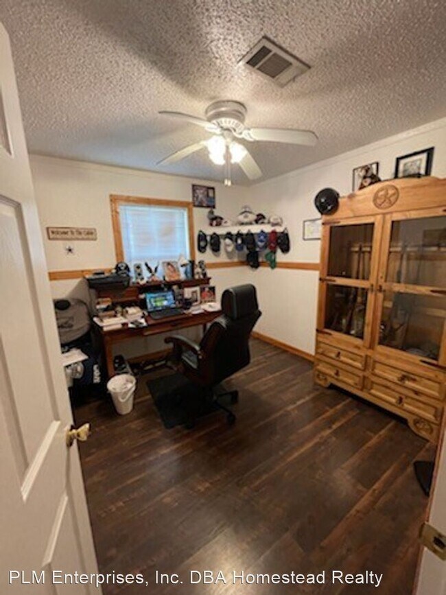 Building Photo - 3 br, 1 bath House - 7155 Lewis Dr