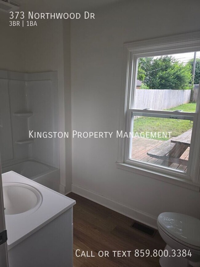 Building Photo - 373 Northwood Dr