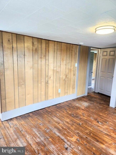 Building Photo - 1286 S Imler Valley Rd