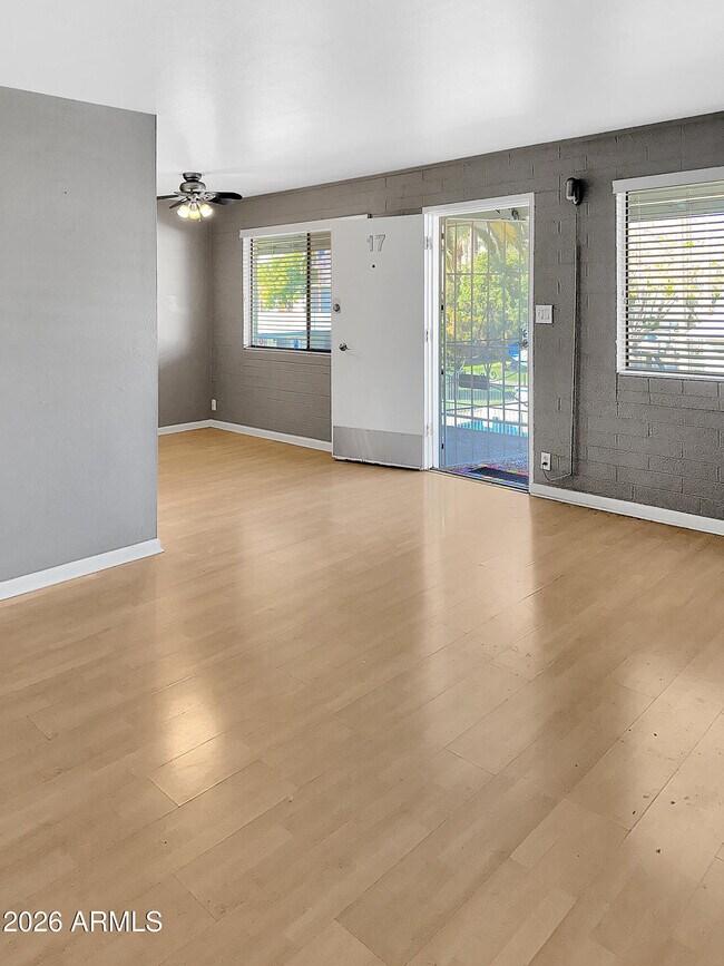 Building Photo - 6841 E 2nd St