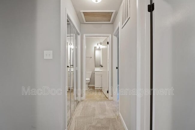Building Photo - 5239 Daffodil Dr