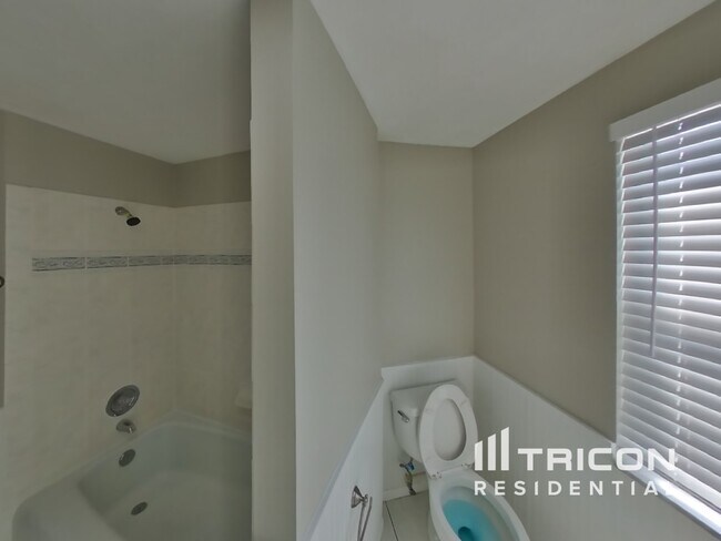 Building Photo - 3036 Regatta Dr