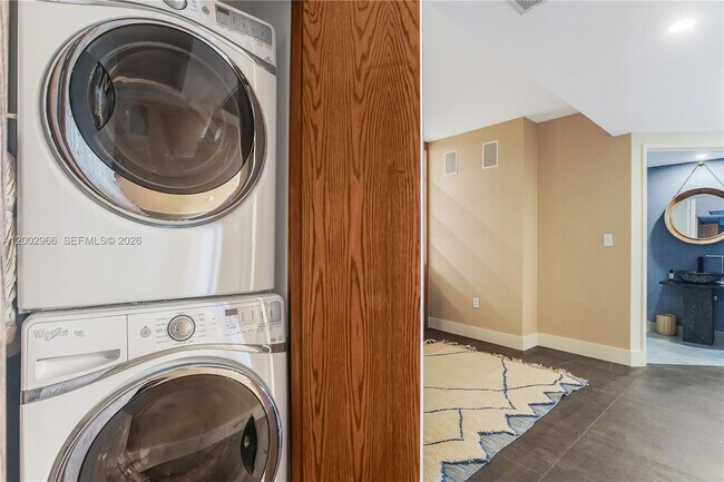 Building Photo - 9401 Collins Ave