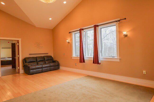 Building Photo - 67 Anderson Pond Rd