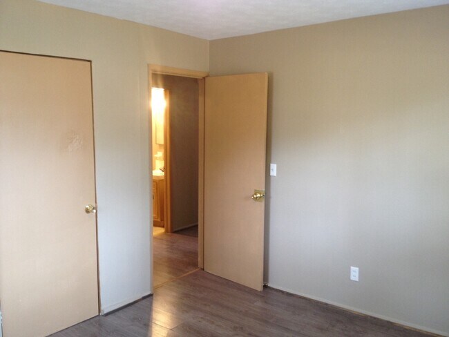 Building Photo - **ON HOLD**3 Bedroom / 1 Bathroom Home for Rent in East Columbus, GA***