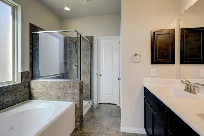 Building Photo - 314 Moonwalk St