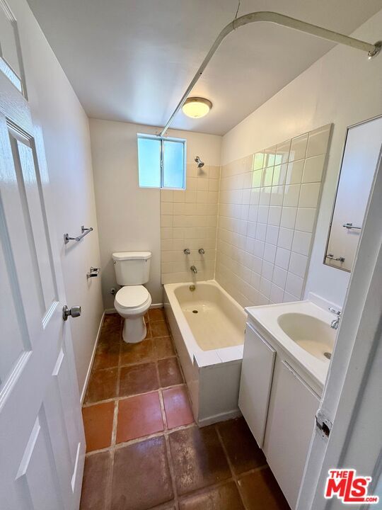 Building Photo - 5379 Yolanda Ave