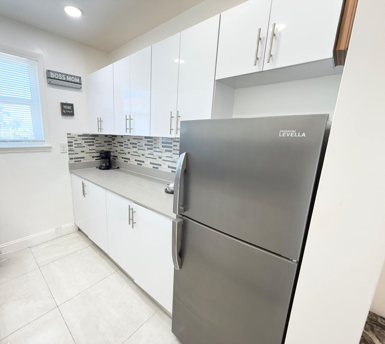 Building Photo - 324 Van Buren St