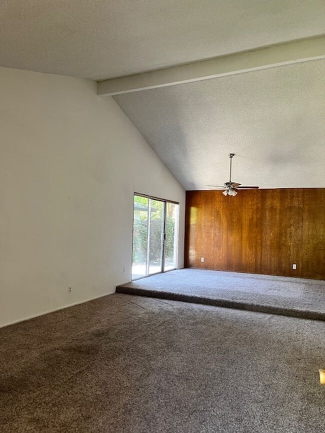 Building Photo - South Davis