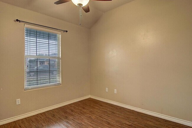 Building Photo - 2409 Gold Star Dr