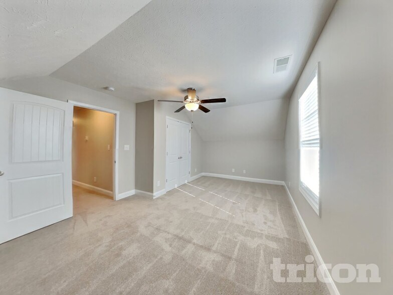 Building Photo - 189 Bonnell Dr