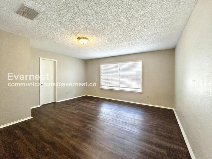 Building Photo - 13923 Conner Downs Dr