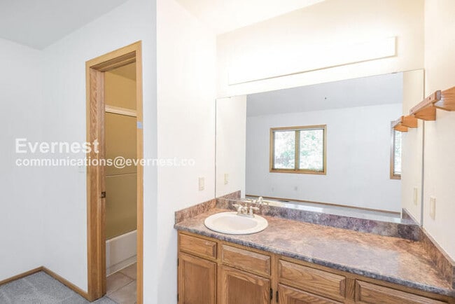 Building Photo - 3535 Spring Creek Pl