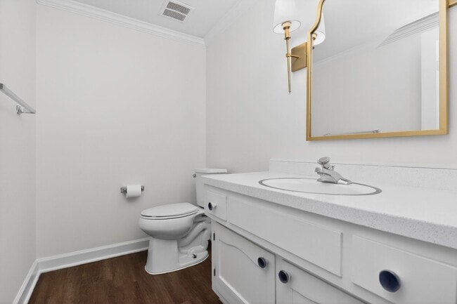 Building Photo - 3 Bed/2.5 Bath Townhouse for RENT!