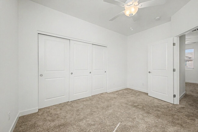 Building Photo - 5512 S Dillon Cir