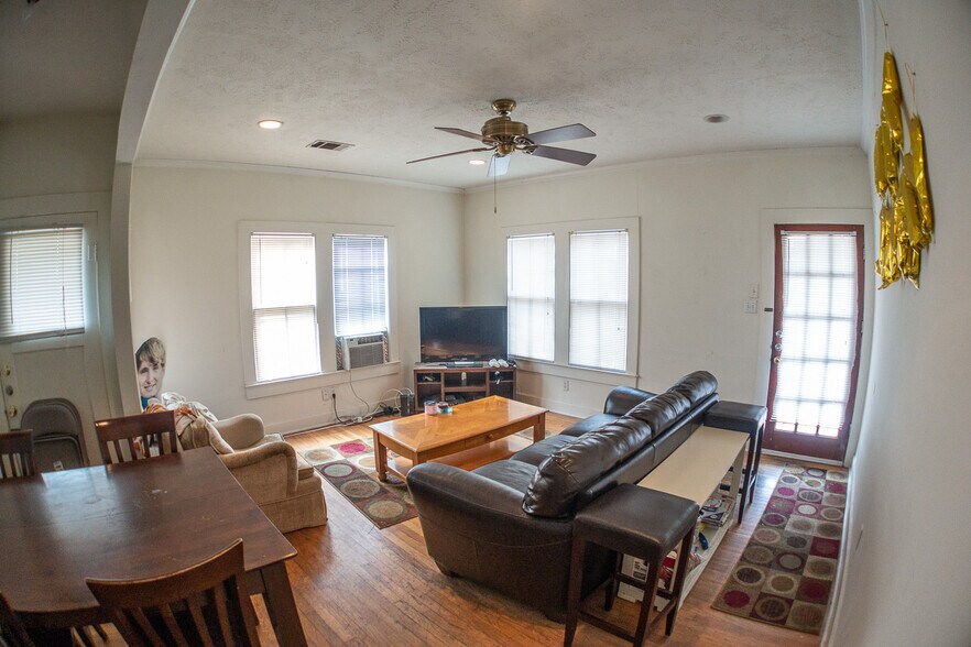 Building Photo - 1903 David St