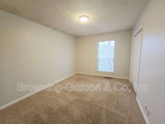 Building Photo - 243 Ash Grove Dr