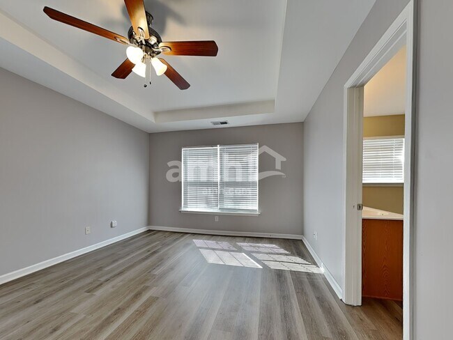 Building Photo - 201 Heritage Pky