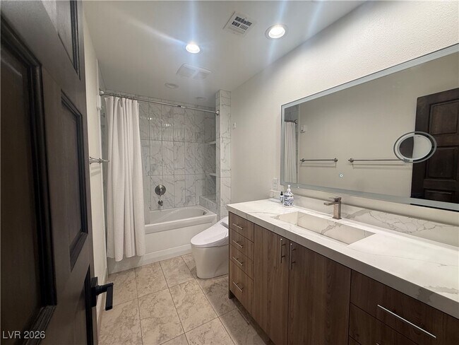 Building Photo - 2208 Plaza Del Puerto