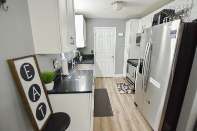 Building Photo - Pet Friendly Three Bedroom with Basement!