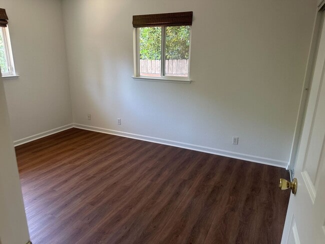 Building Photo - Charming 3-Bedroom Home with Boat/RV Acces...