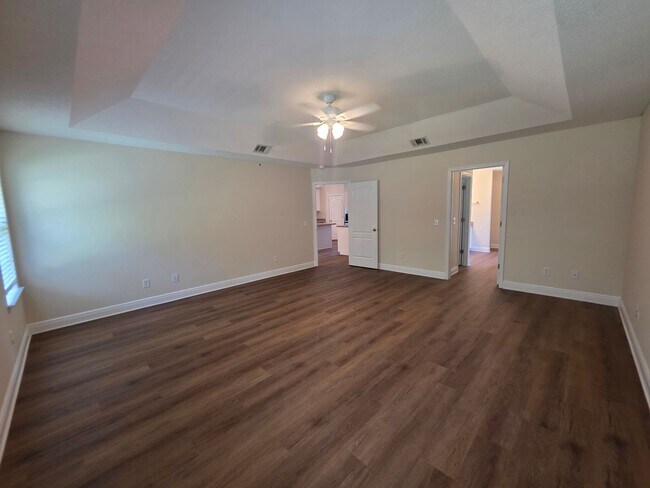 Building Photo - 4BR/3BA home with shed close to Navy Feder...