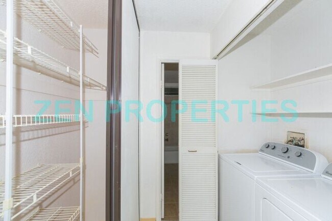 Building Photo - 1 bdrm / 1 bath 2nd floor unit at Mililani...